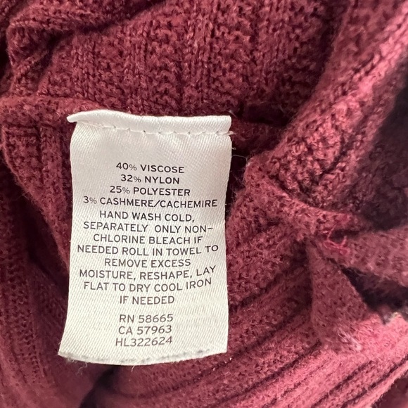 Trouve Ribbed Sweater With Side Zippers - Picture 9 of 9